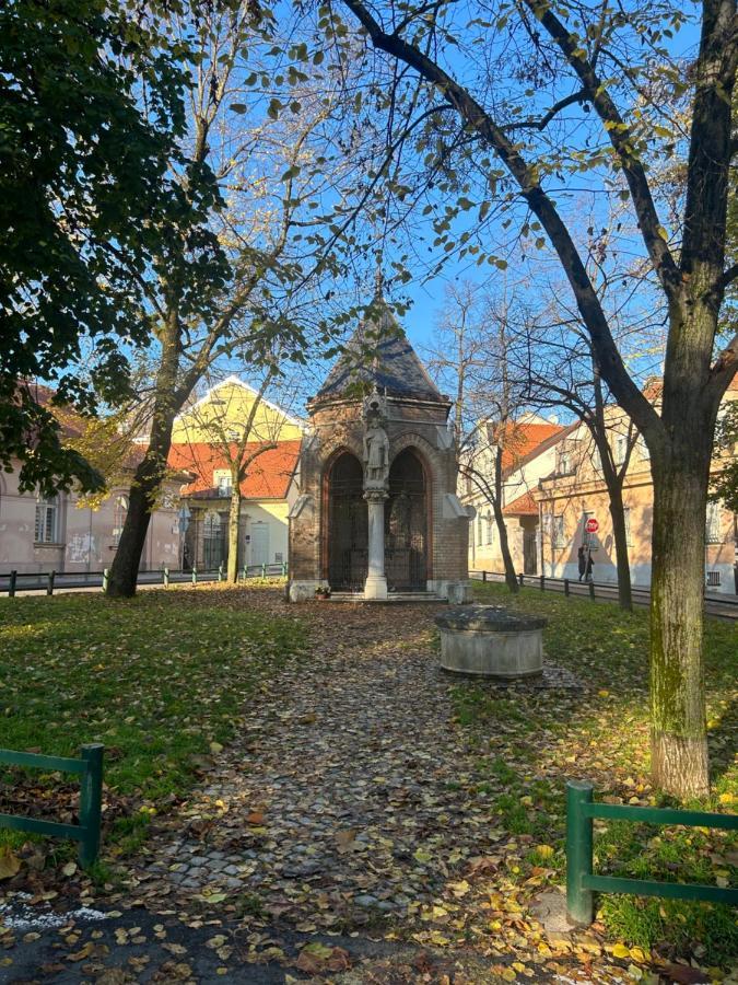 Historic Center-Lovely Nature Zagreb Buitenkant foto